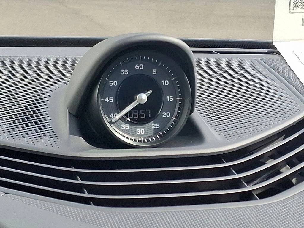 2025 Porsche Taycan 4