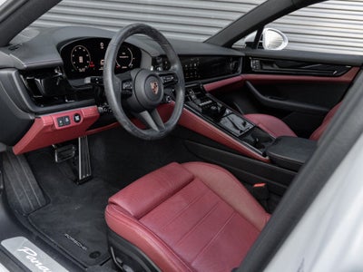 2025 Porsche Panamera Panamera