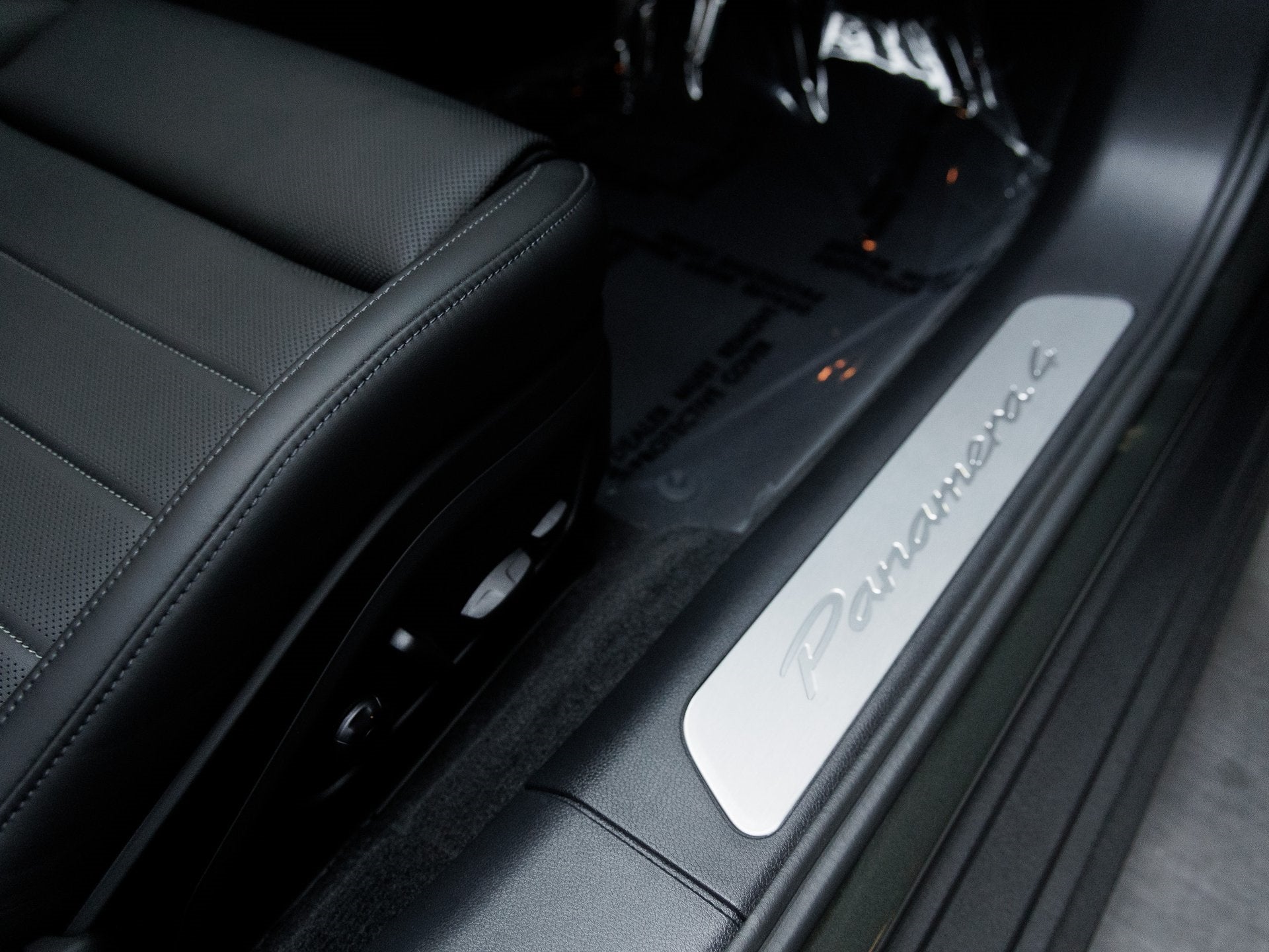 2024 Porsche Panamera Panamera 4 (MY24)