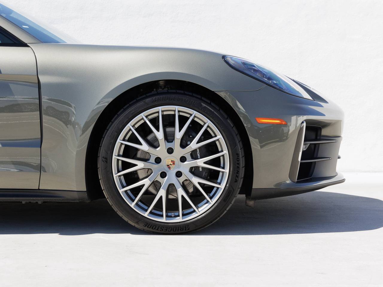 2024 Porsche Panamera Panamera 4 (MY24)