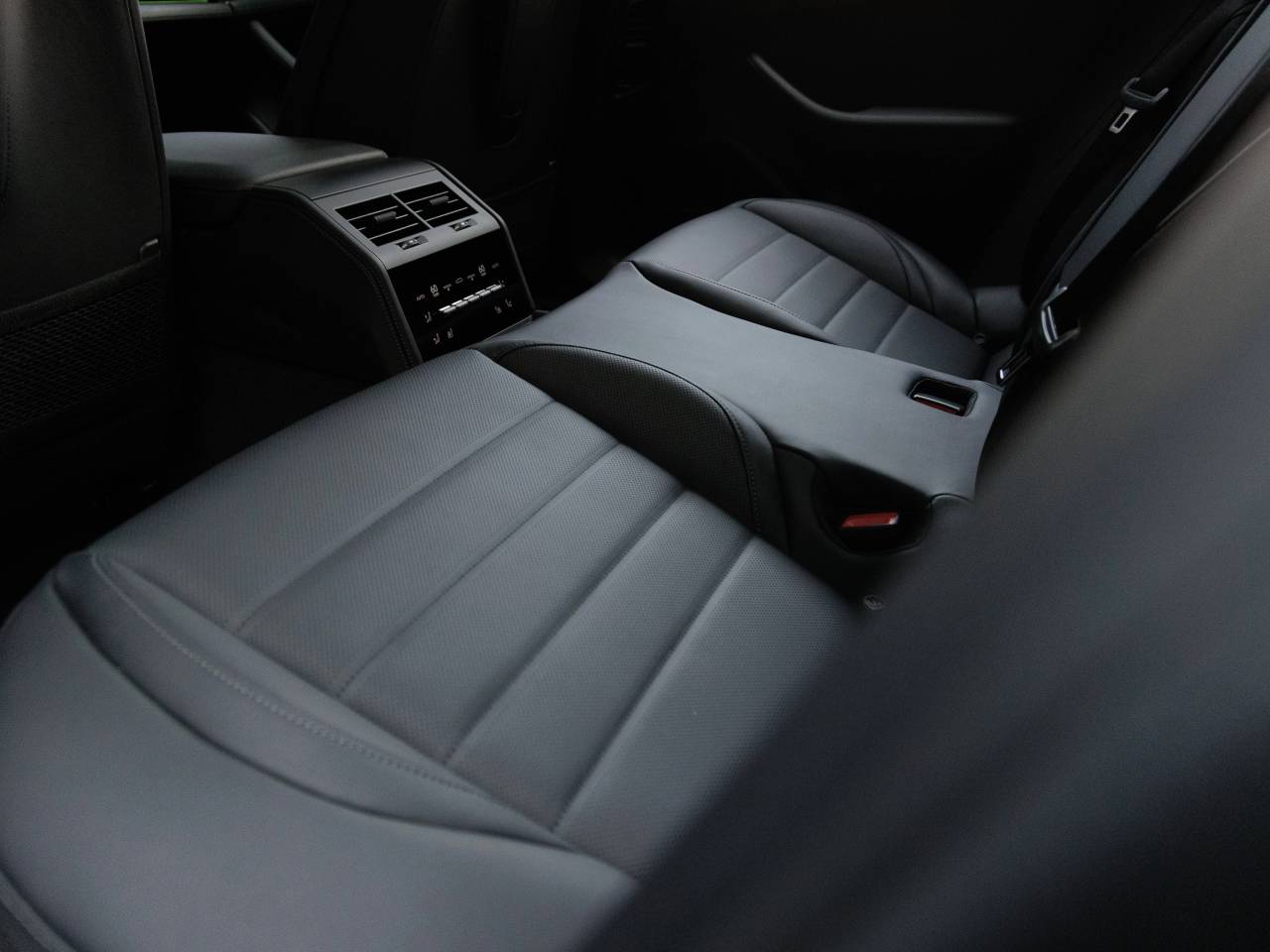 2024 Porsche Panamera Panamera 4 (MY24)