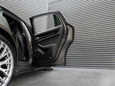 2024 Porsche Panamera Panamera 4 (MY24)