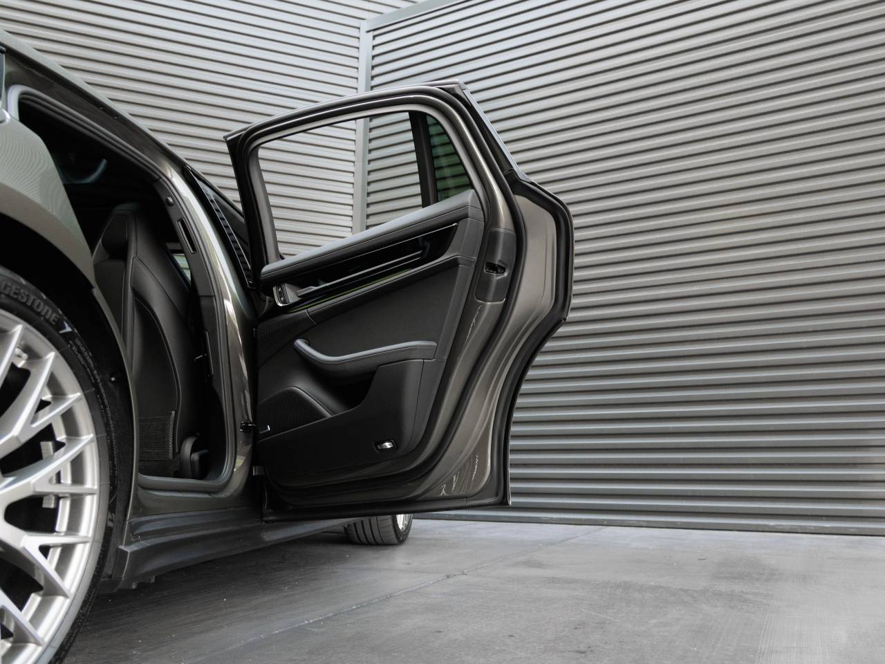 2024 Porsche Panamera Panamera 4 (MY24)