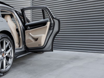 2026 Porsche Panamera Base