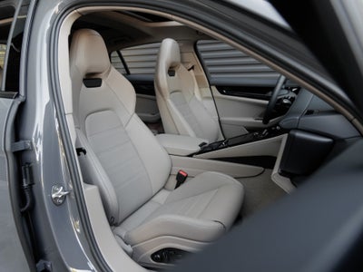 2026 Porsche Panamera Base