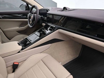 2026 Porsche Panamera 4