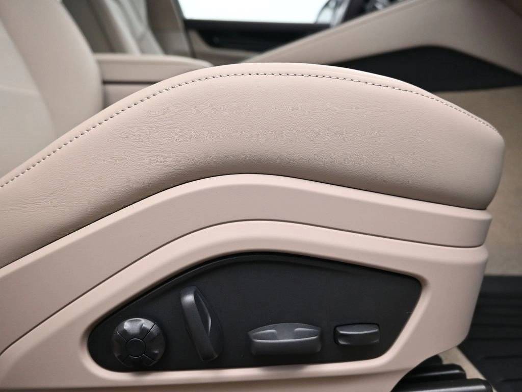 2026 Porsche Panamera 4