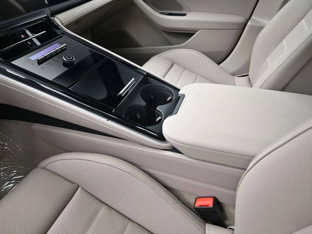 2026 Porsche Panamera 4