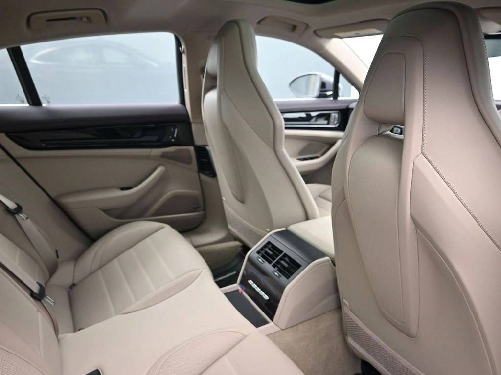 2026 Porsche Panamera 4