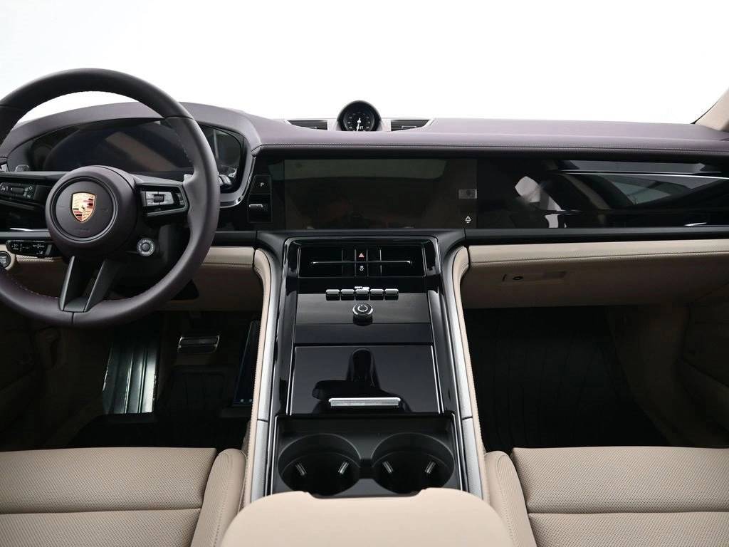 2026 Porsche Panamera 4