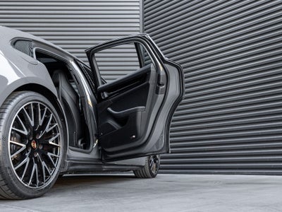 2025 Porsche Panamera Panamera 4