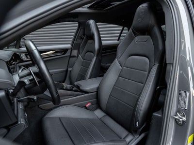 2025 Porsche Panamera Panamera 4