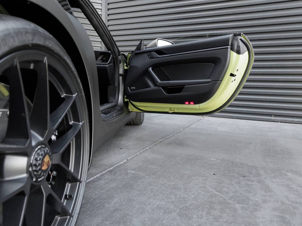 2025 Porsche 911 911 Carrera GTS