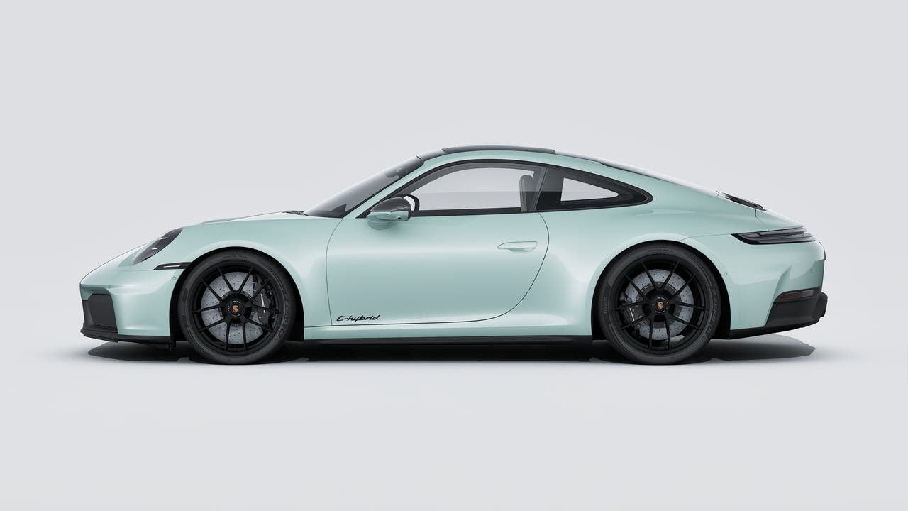 2025 Porsche 911 911 Carrera 4 GTS