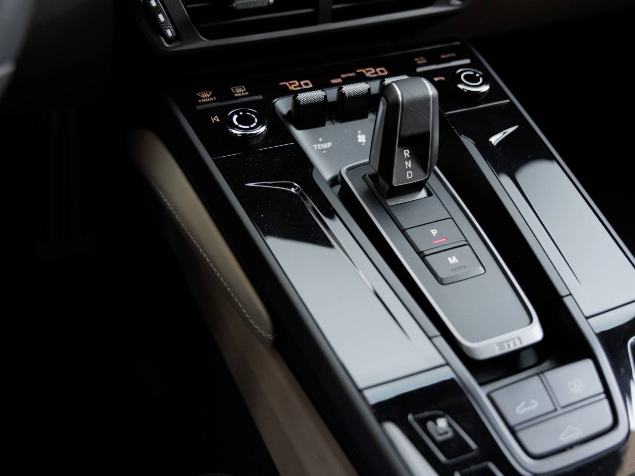 2025 Porsche 911 911 Carrera 4 GTS