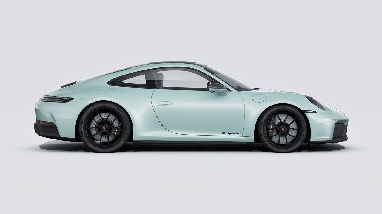 2025 Porsche 911 911 Carrera 4 GTS