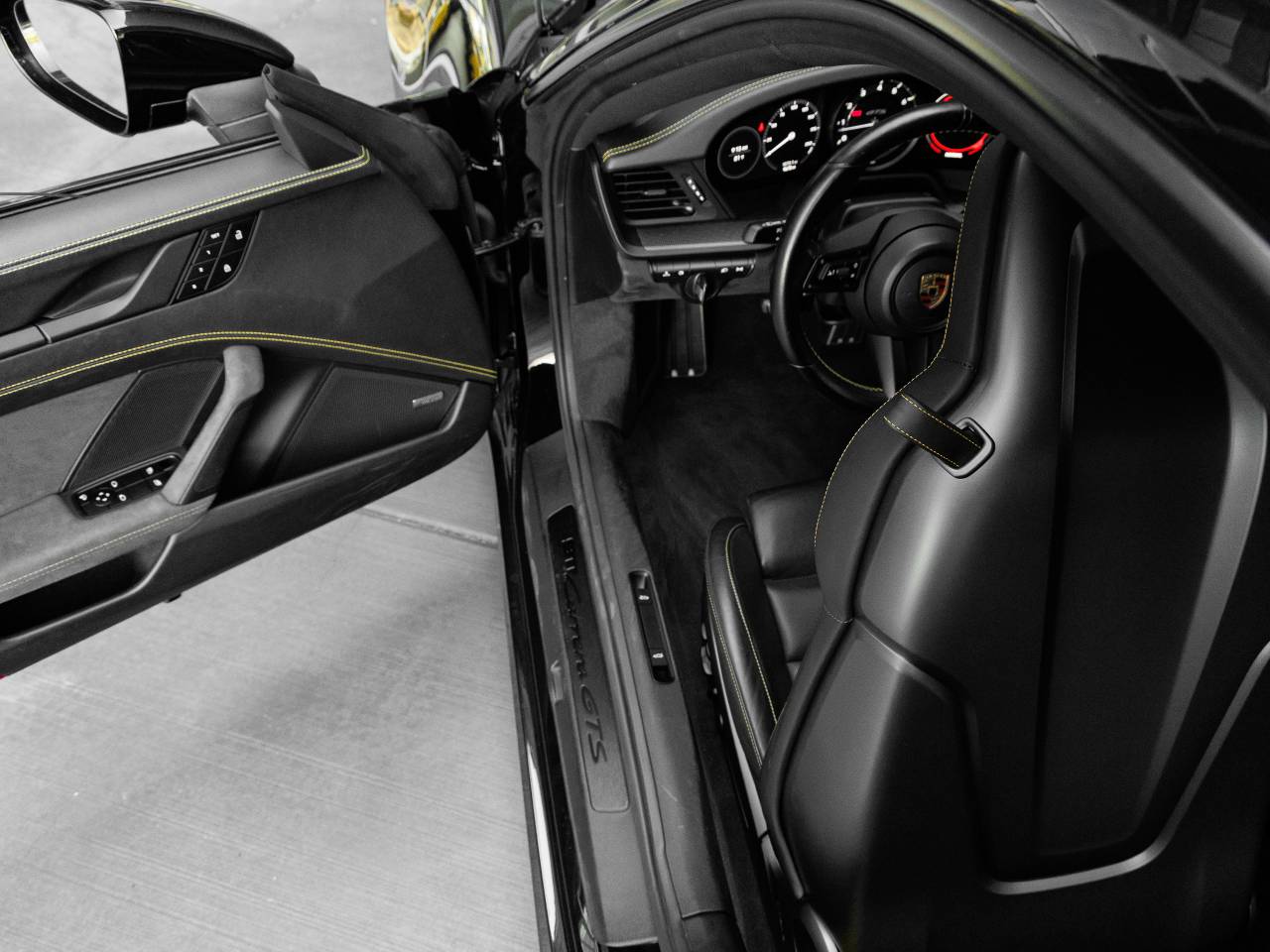 2023 Porsche 911 Carrera GTS