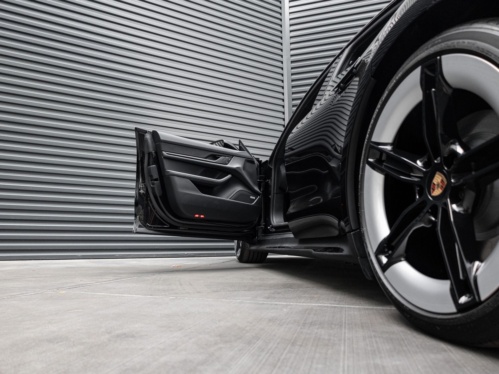 2026 Porsche Taycan 4S Black Edition