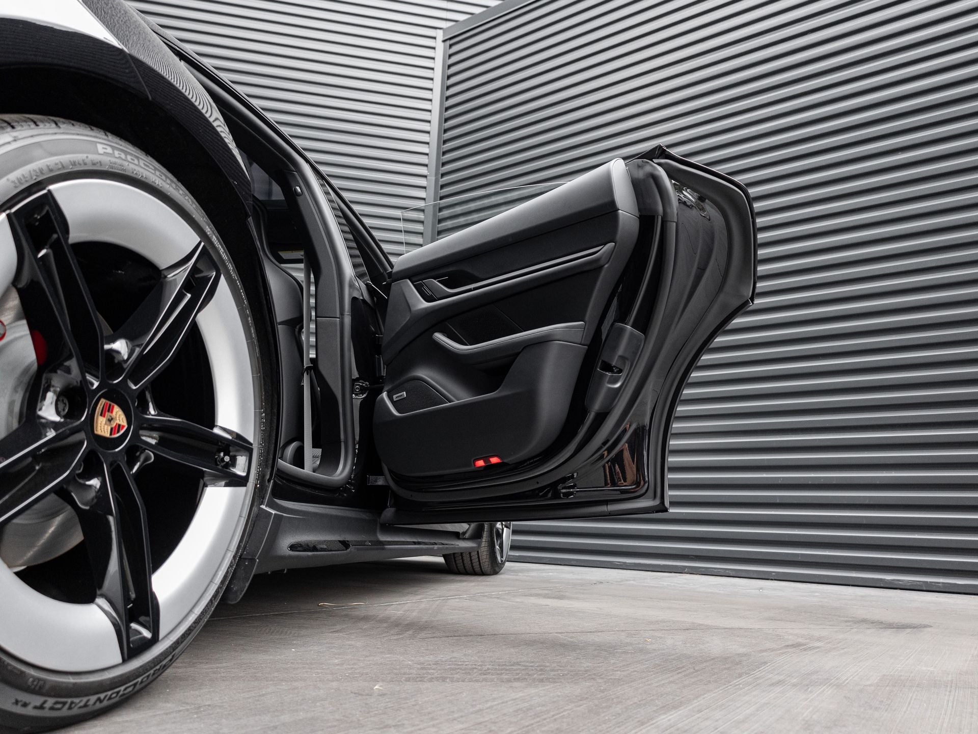 2026 Porsche Taycan 4S Black Edition