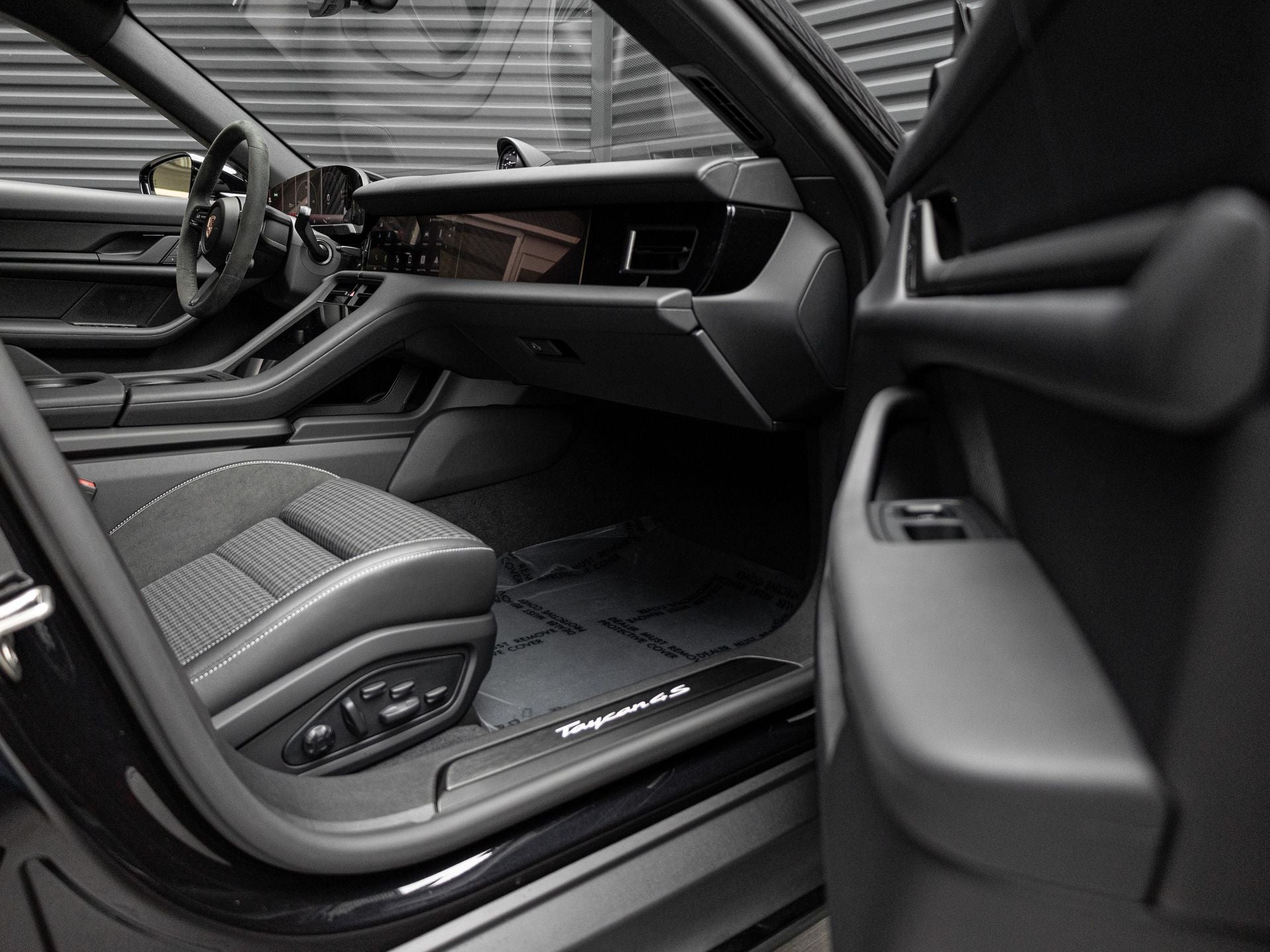 2026 Porsche Taycan 4S Black Edition