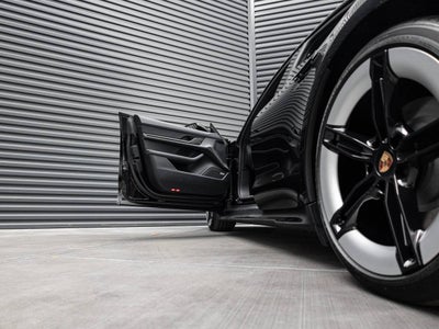 2026 Porsche Taycan 4S Black Edition