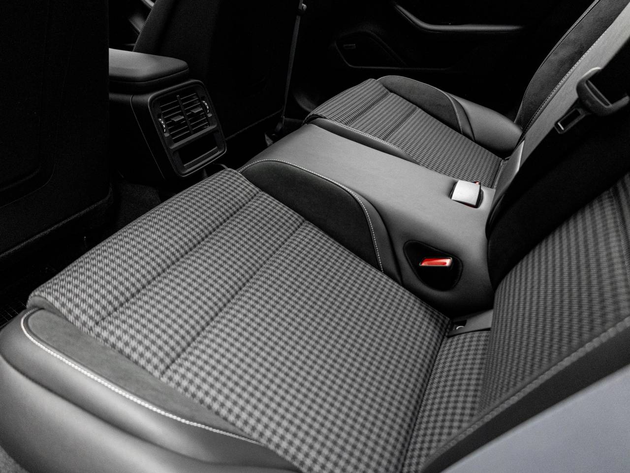 2026 Porsche Taycan 4S Black Edition