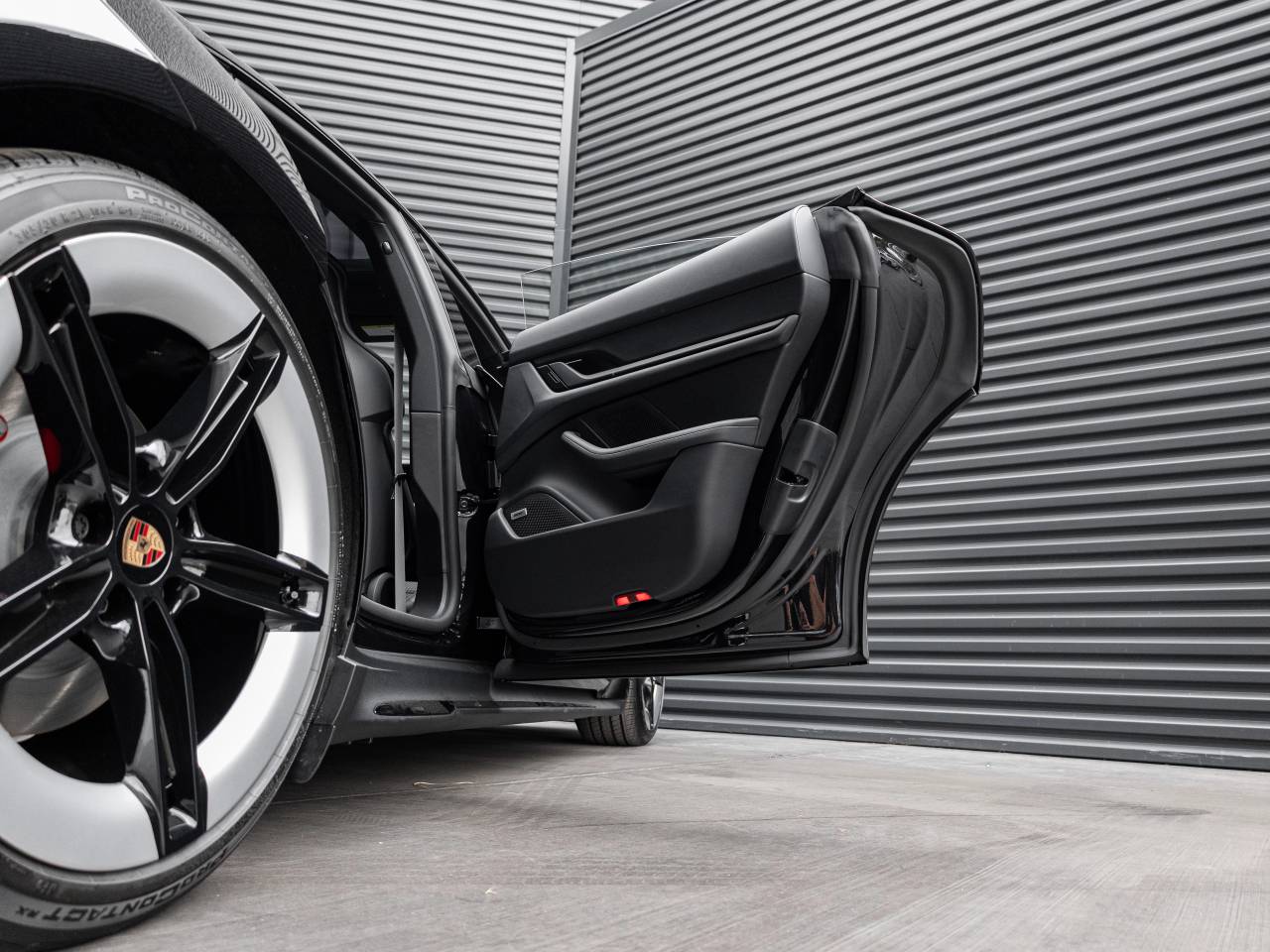 2026 Porsche Taycan 4S Black Edition