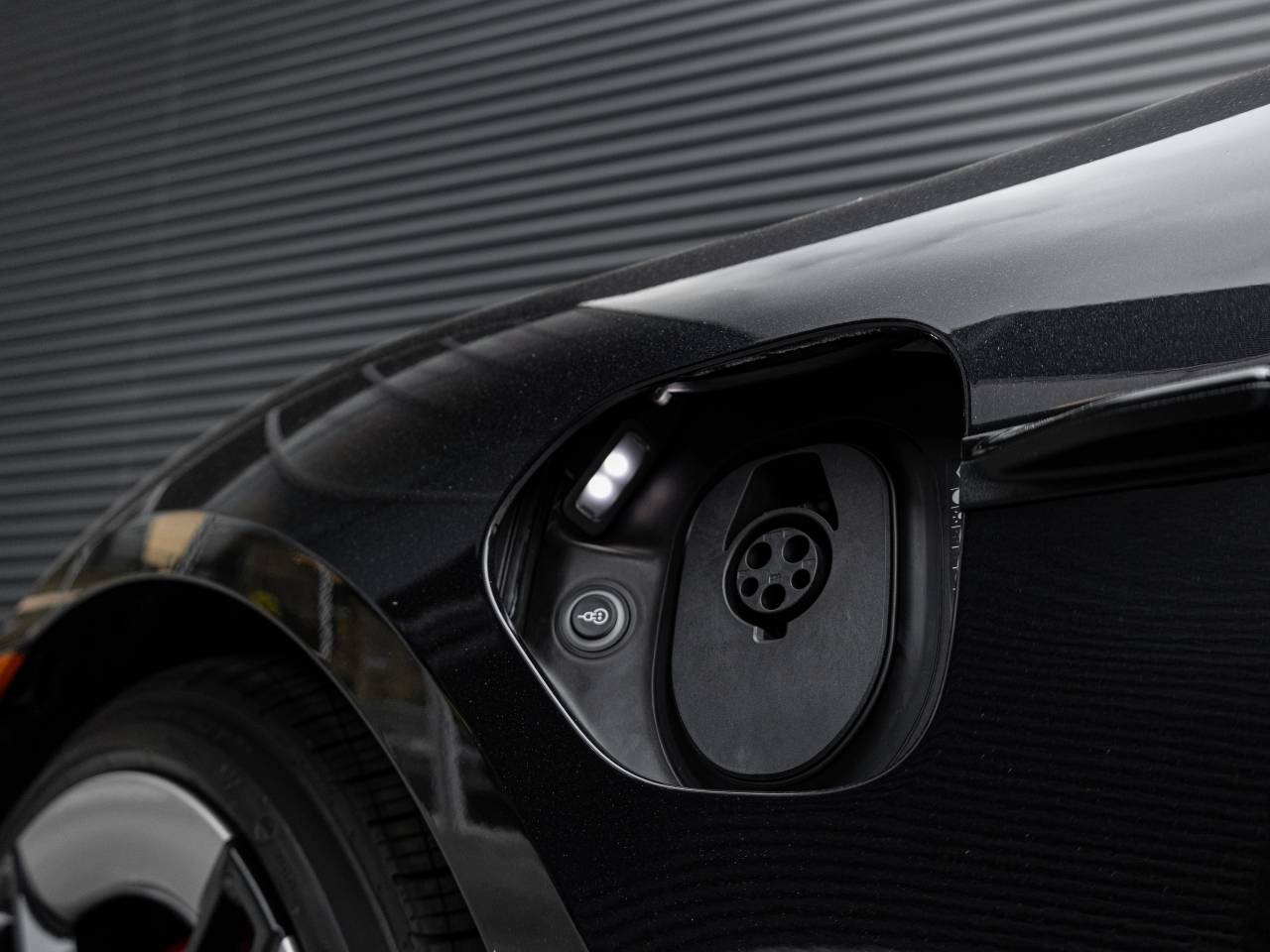 2026 Porsche Taycan 4S Black Edition