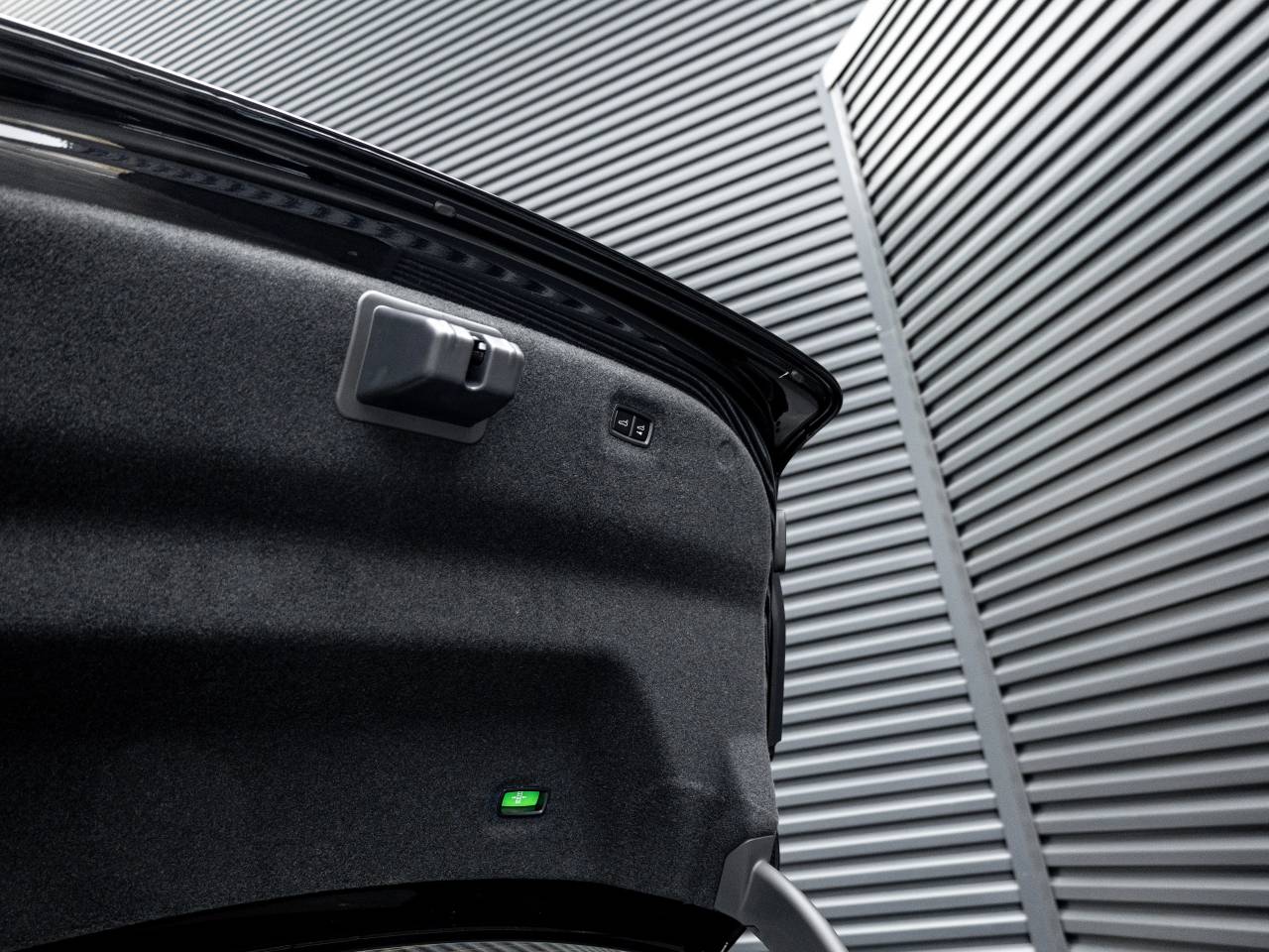 2026 Porsche Taycan 4S Black Edition