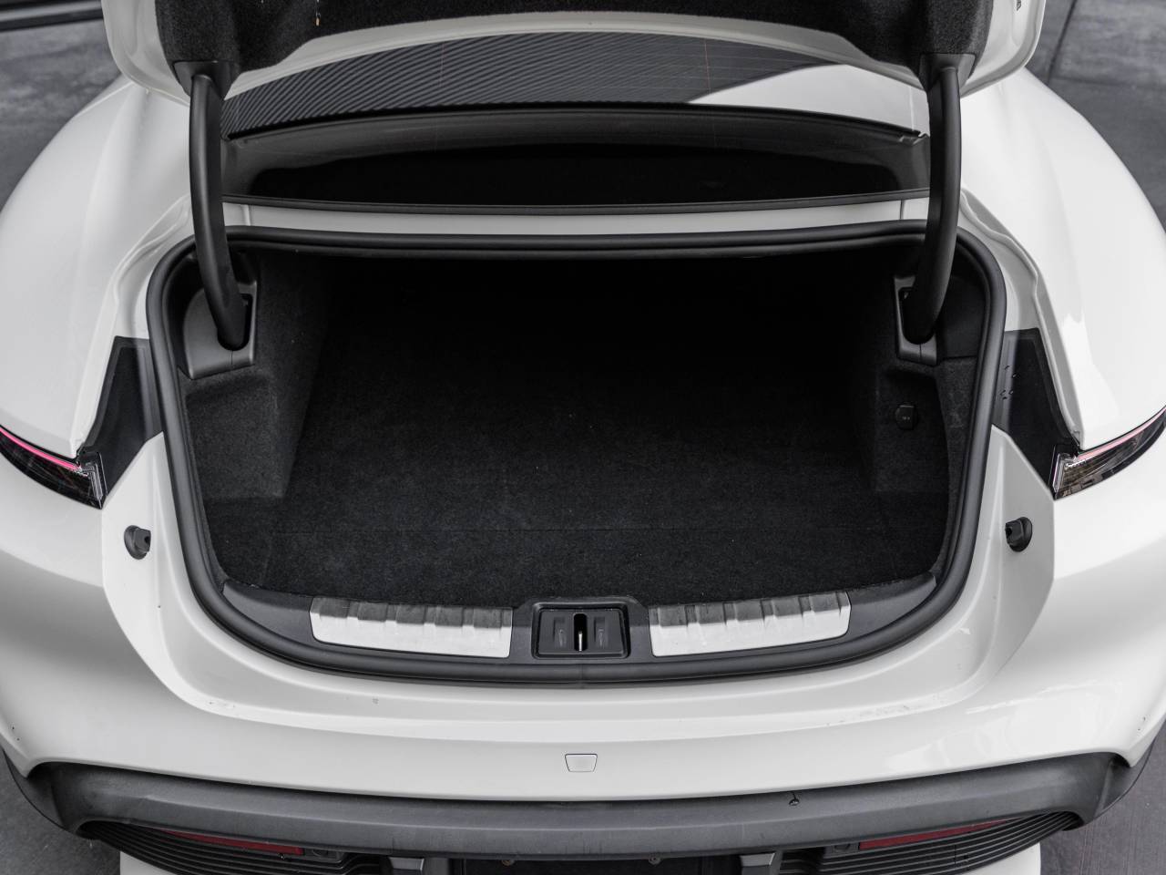 2020 Porsche Taycan Taycan Turbo