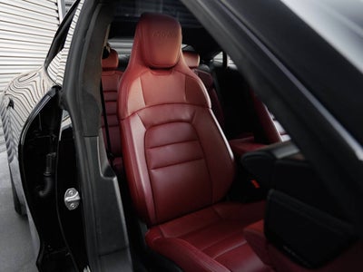 2021 Porsche Taycan Taycan Turbo