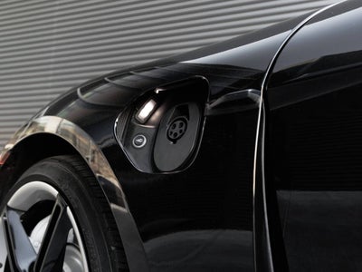 2021 Porsche Taycan Taycan Turbo