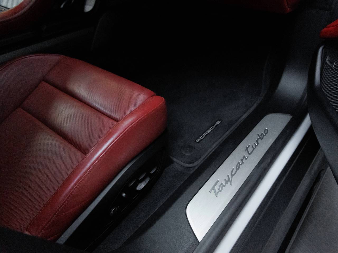 2021 Porsche Taycan Taycan Turbo
