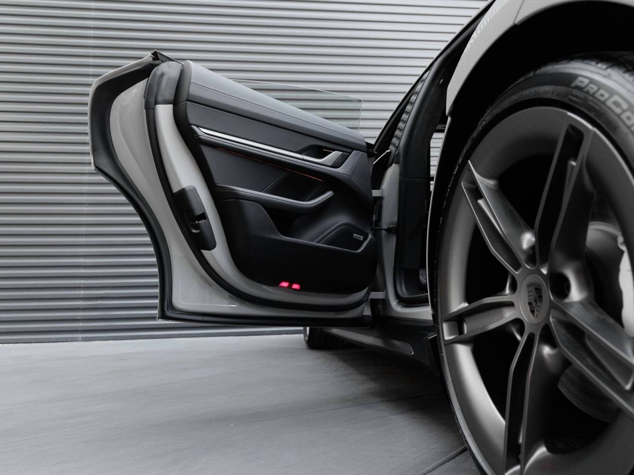 2025 Porsche Taycan Taycan Turbo