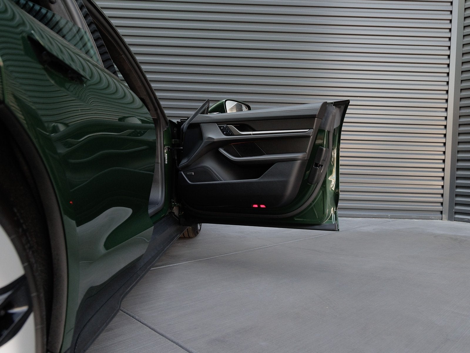 2025 Porsche Taycan Taycan Turbo S