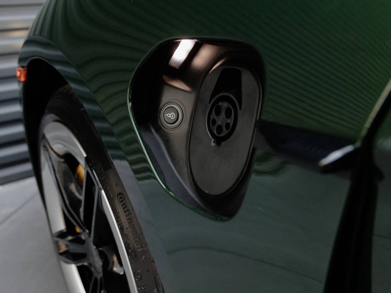 2025 Porsche Taycan Taycan Turbo S