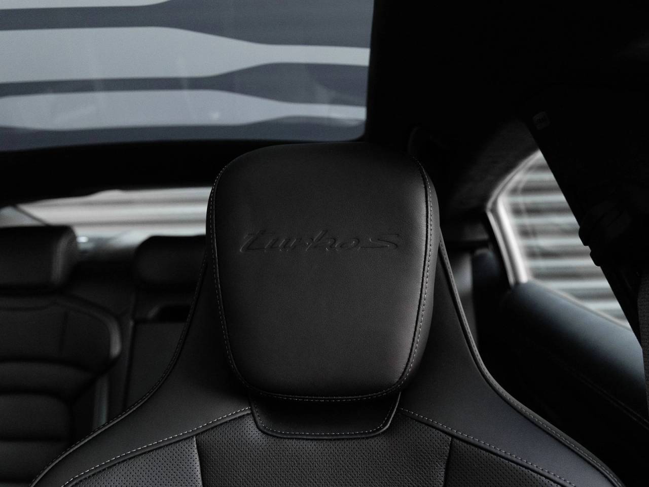 2025 Porsche Taycan Taycan Turbo S