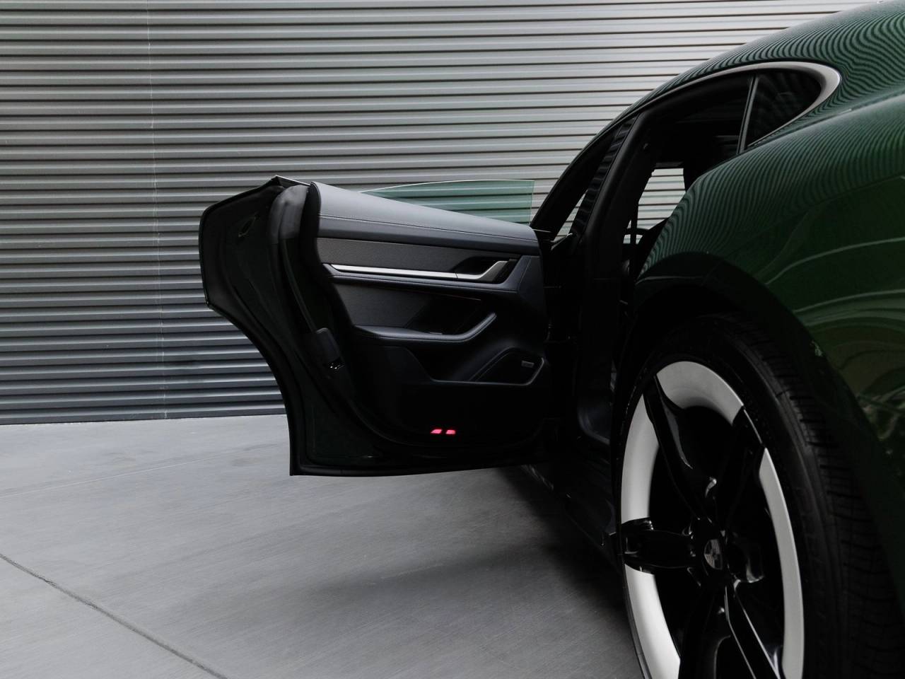 2025 Porsche Taycan Taycan Turbo S