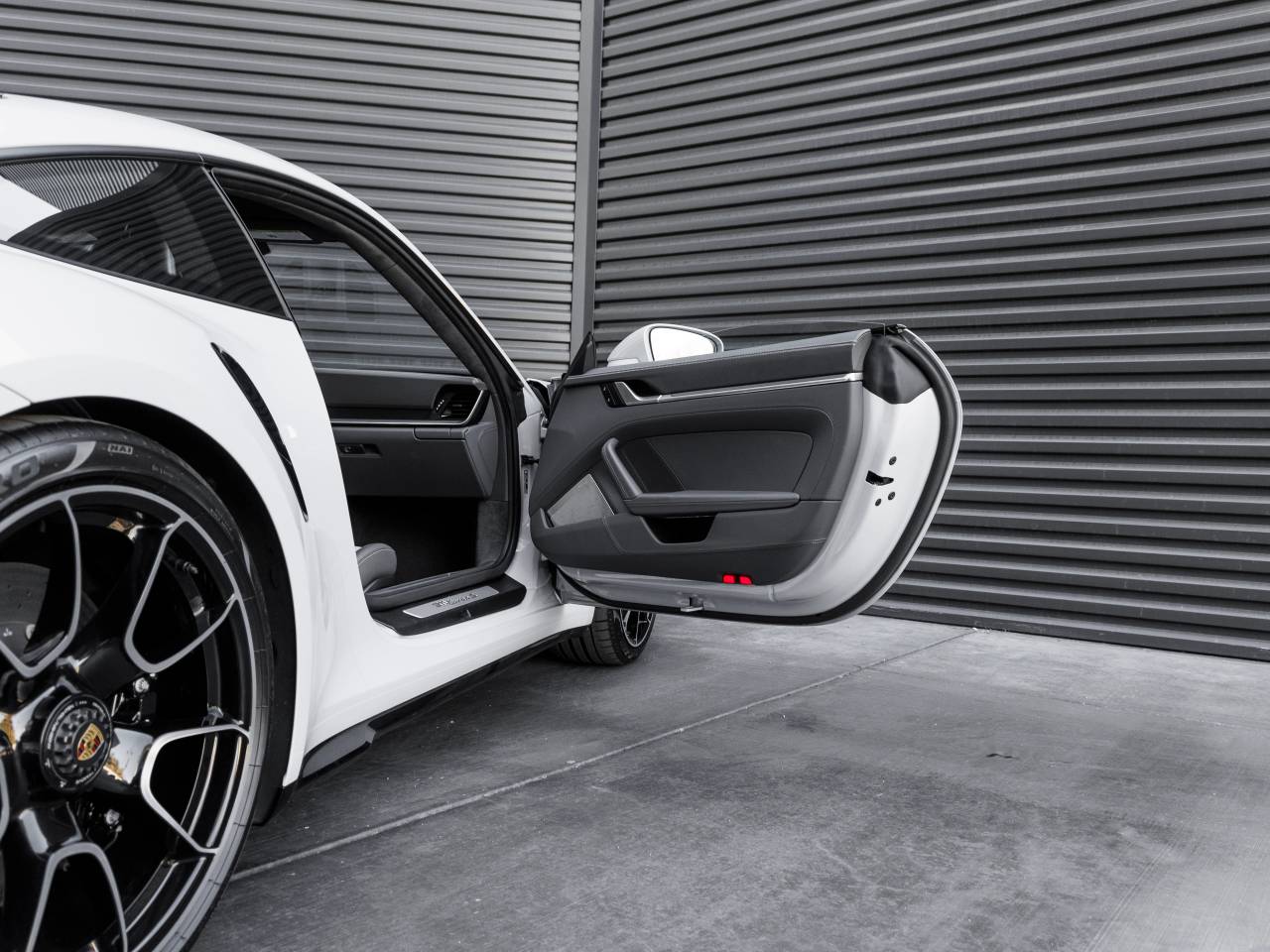 2025 Porsche 911 911 Turbo S