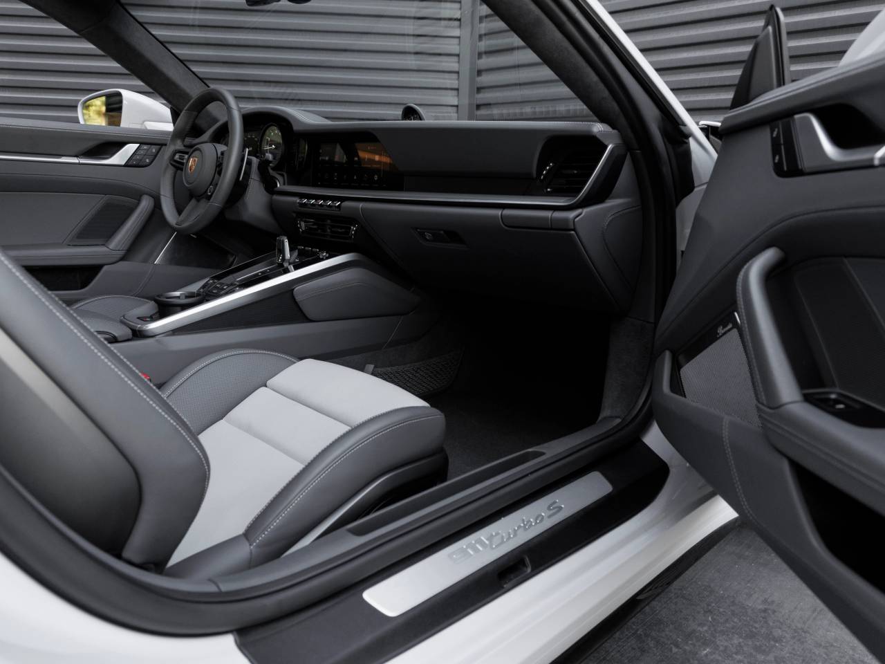 2025 Porsche 911 911 Turbo S