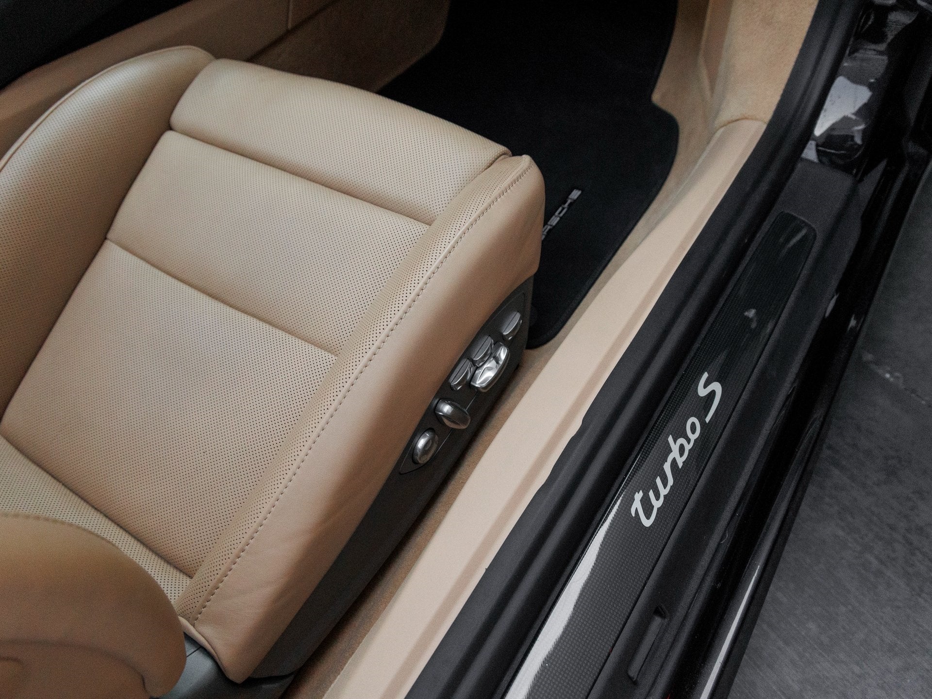 2014 Porsche 911 911 Turbo S Coupe