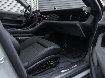 2025 Porsche Taycan Taycan GTS