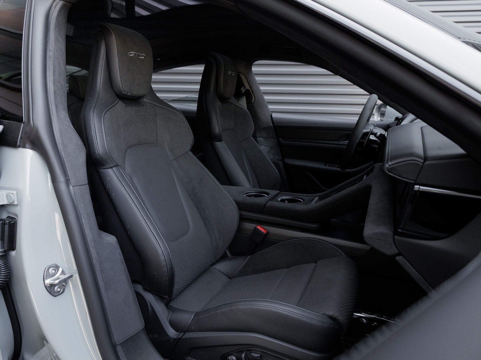 2025 Porsche Taycan Taycan GTS