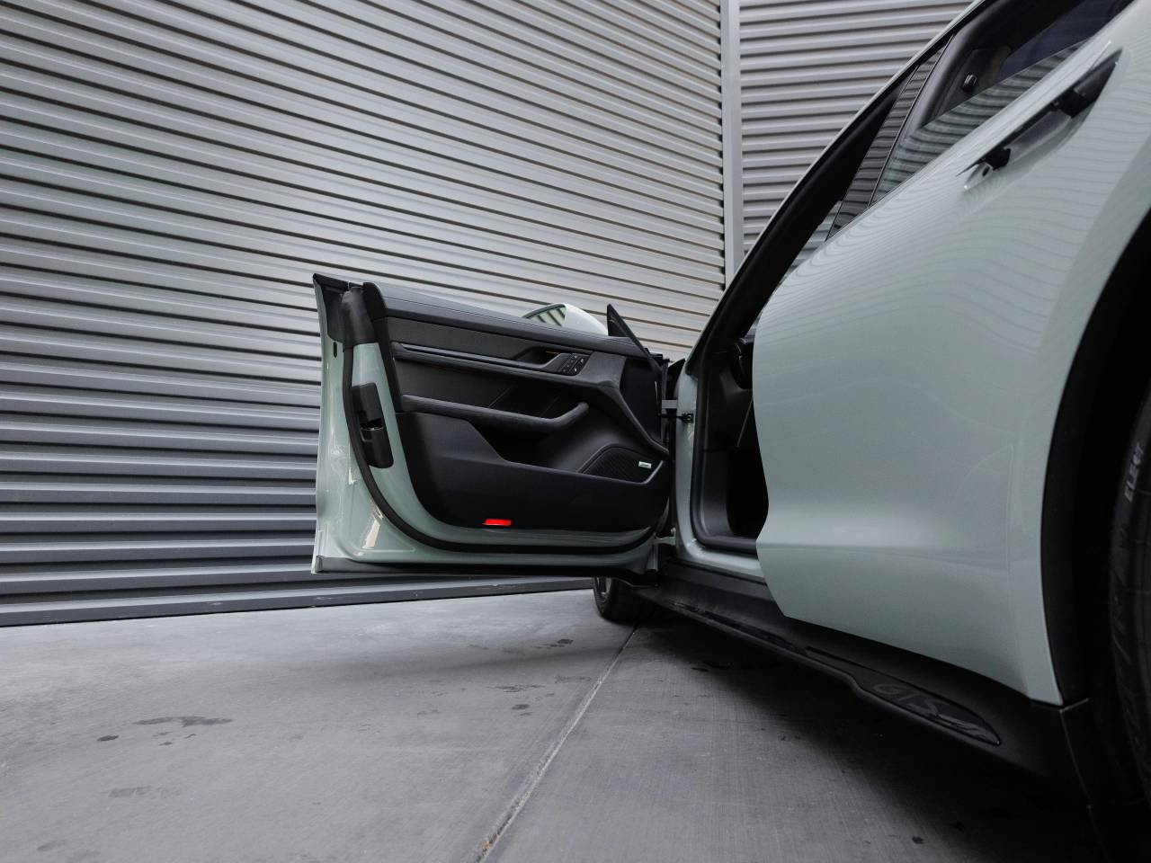 2025 Porsche Taycan Taycan GTS