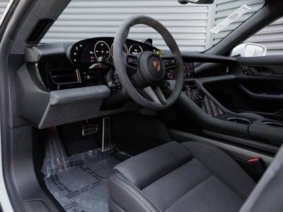 2025 Porsche Taycan Taycan GTS