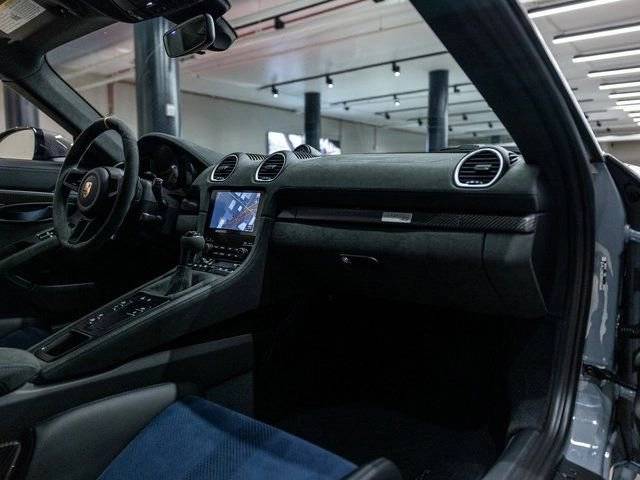 2025 Porsche 718 Cayman GT4 RS