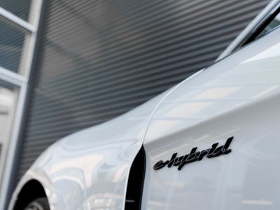 2026 Porsche Panamera E-Hybrid 4