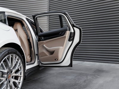 2026 Porsche Panamera E-Hybrid 4