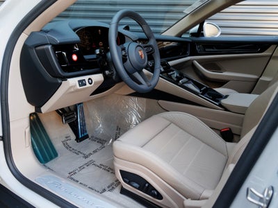 2026 Porsche Panamera E-Hybrid 4