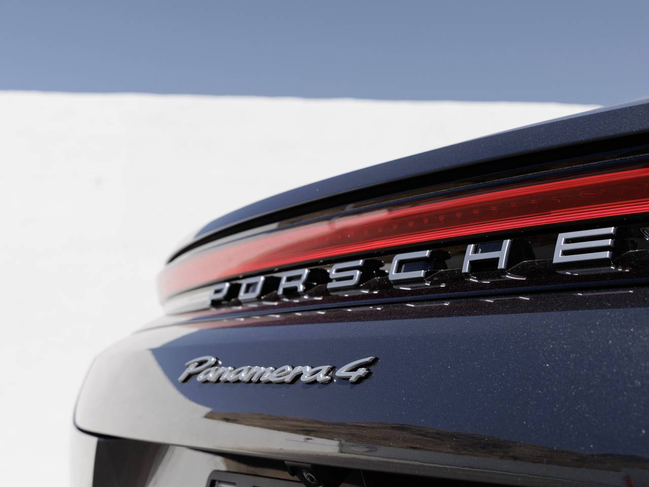 2025 Porsche Panamera 4 E-Hybrid